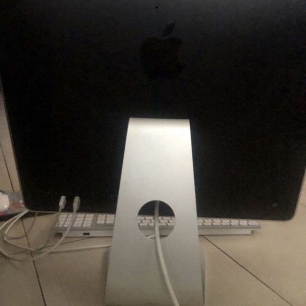 IMac - Picture 2 of 2